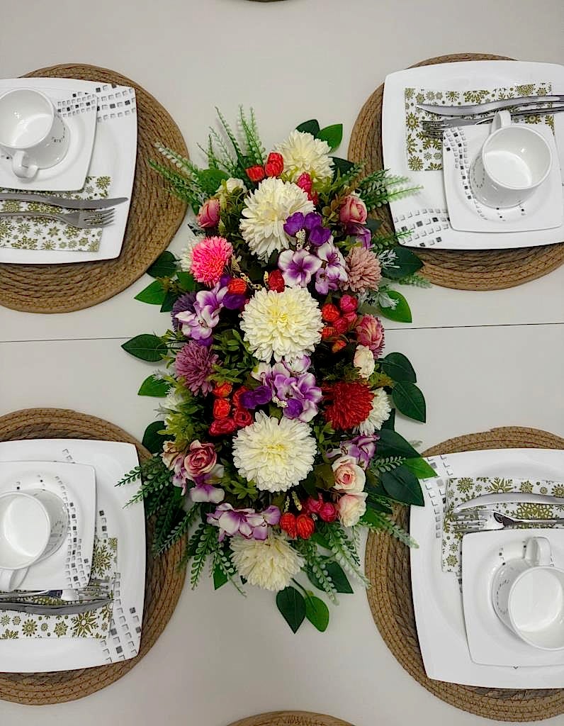 Yapay Masa Çiçekleri 