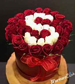 Adını Yazdım Çiçeklere