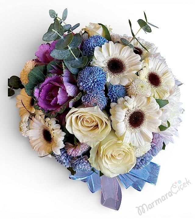 Kutuda Beyaz & Pastel Çiçek 