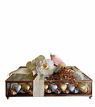 Cam Sandıkta Nişan Çikolatası