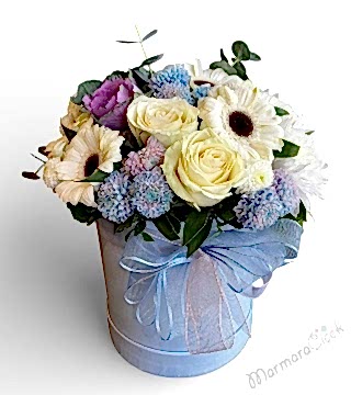 Kutuda Beyaz & Pastel Çiçek 