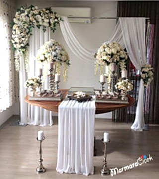 Gösterişli Nişan Masa Sunumu