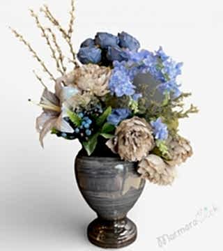 Mavi Tonlarda Vazoda Yapay Çiçek